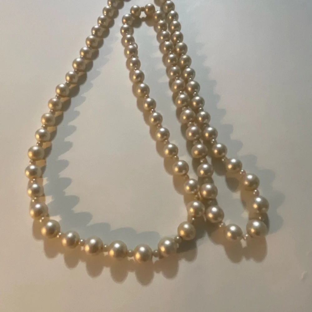 Elegant Gold Pearl Necklace